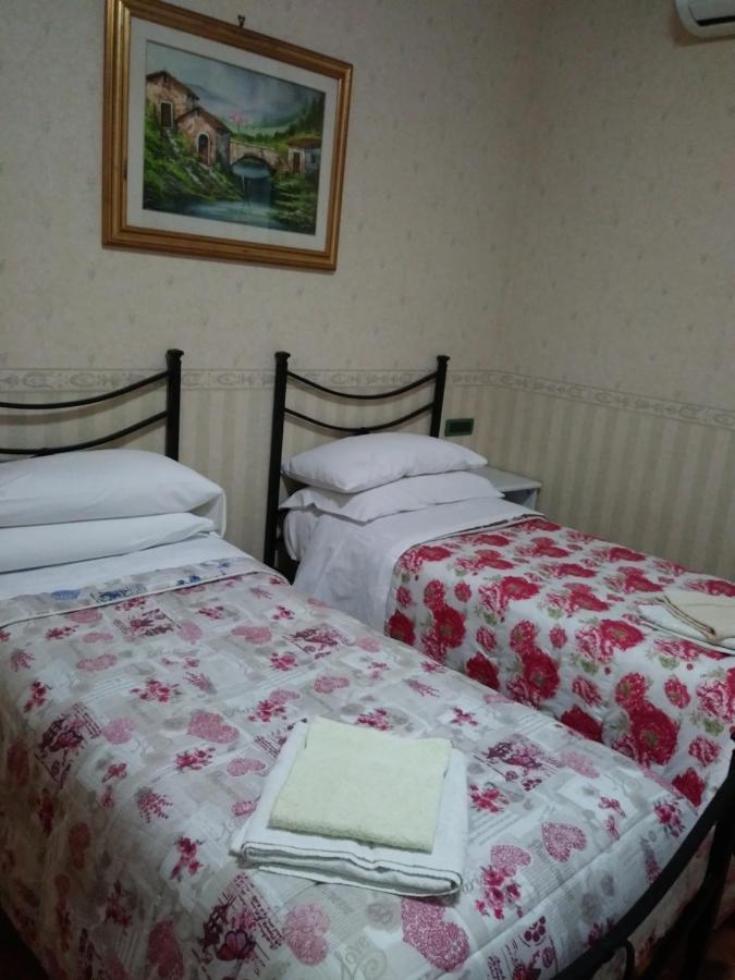Casa Degli Ulivi Hotel Tivoli Eksteriør billede